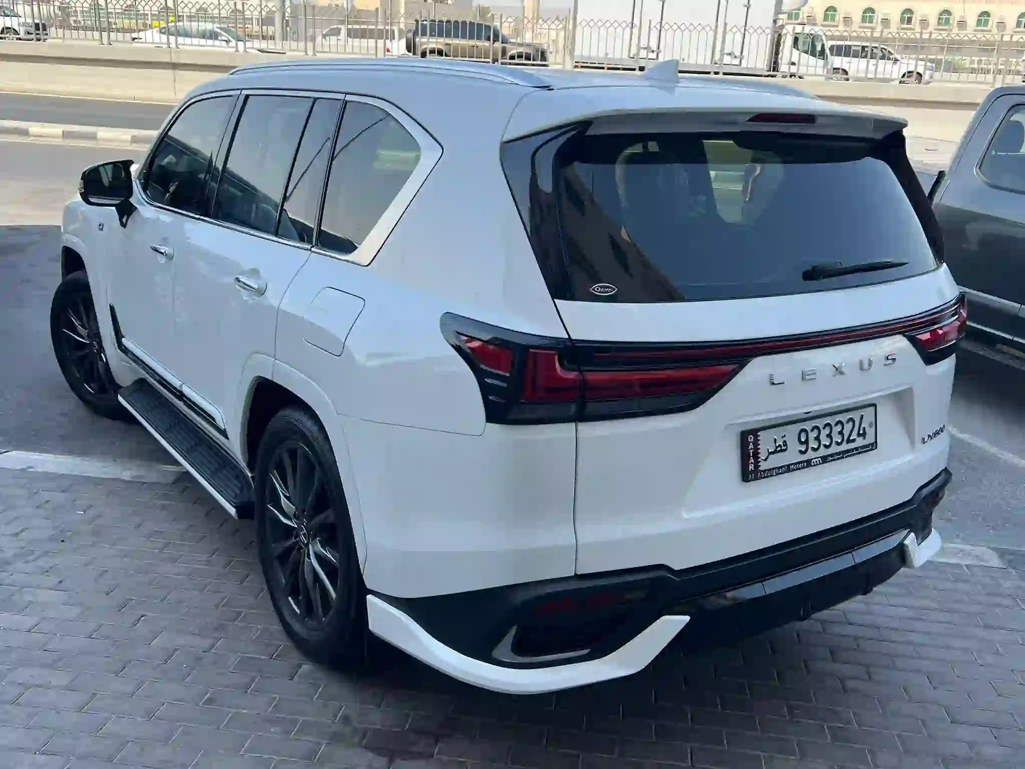 Lexus LX 600  F-Sport 2024 - Image 2