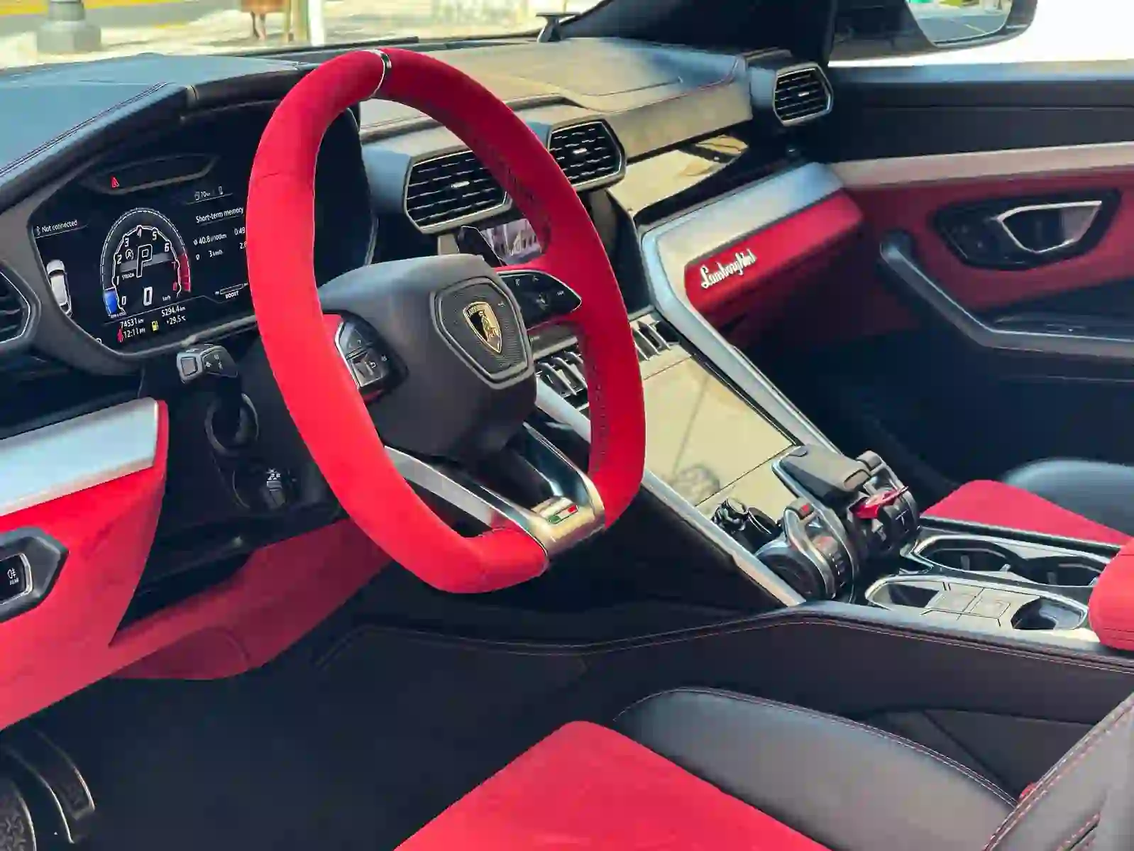 Lamborghini Urus 2019 - Image 2