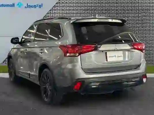 Mitsubishi Outlander 2022 - Image 3
