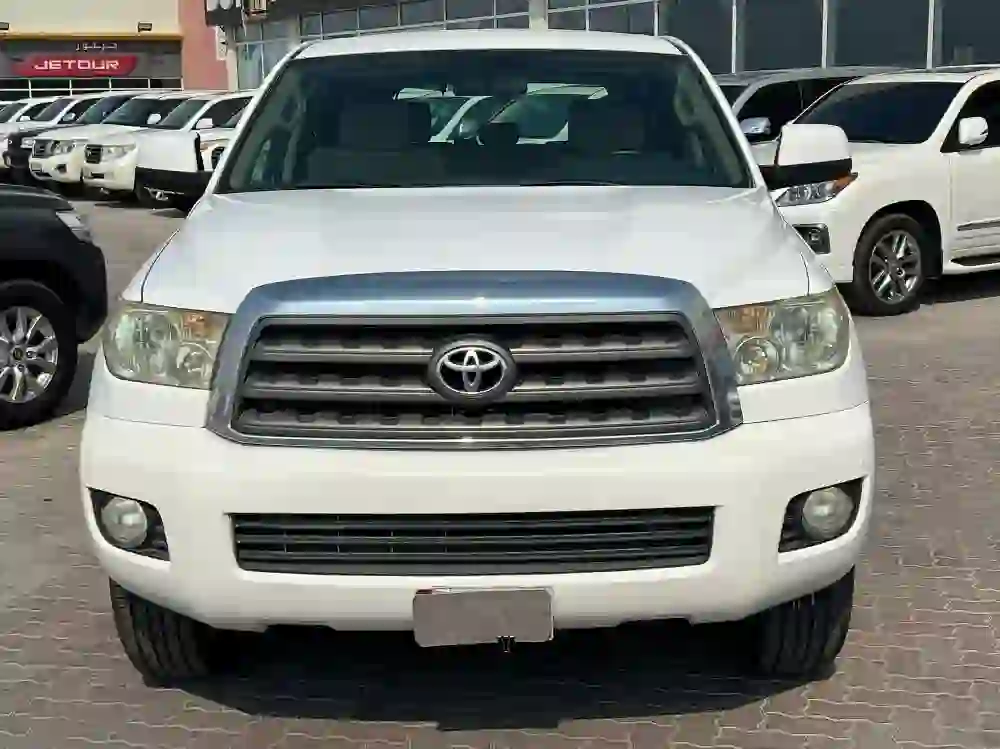 Toyota Sequoia 2012 - Image 2