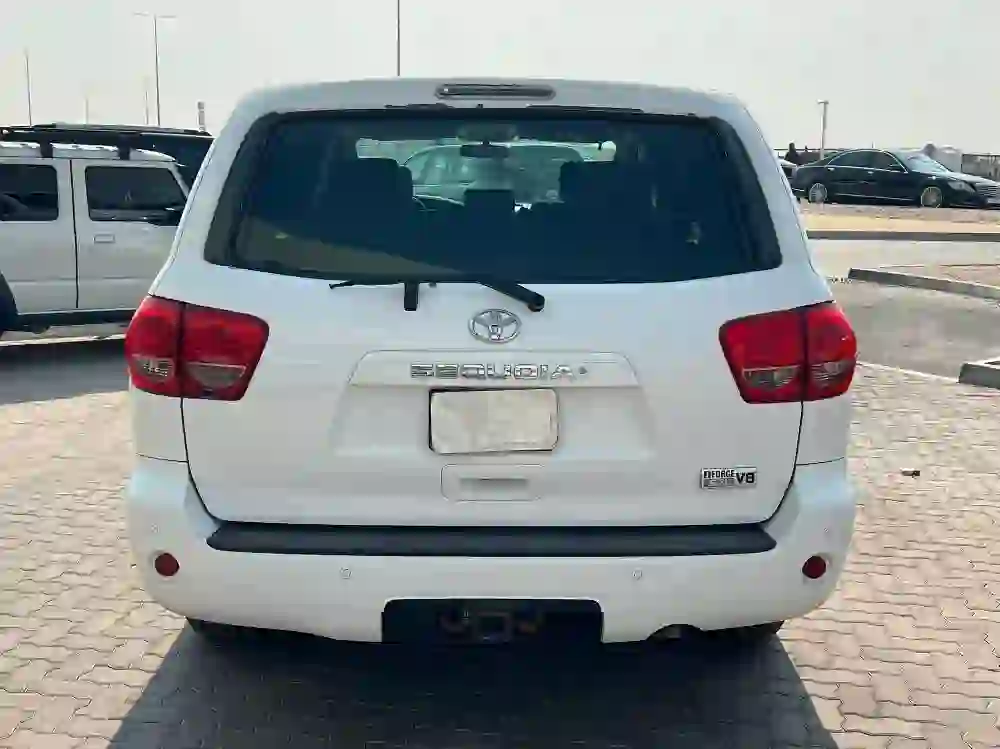 Toyota Sequoia 2012 - Image 3