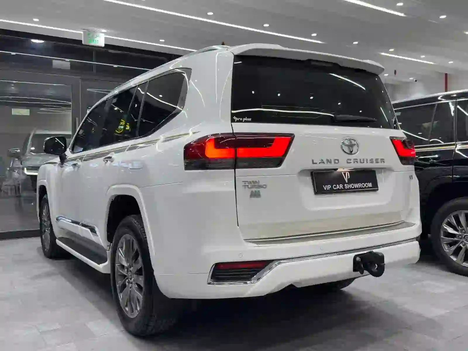 Toyota Land Cruiser VX 2023 - Image 2