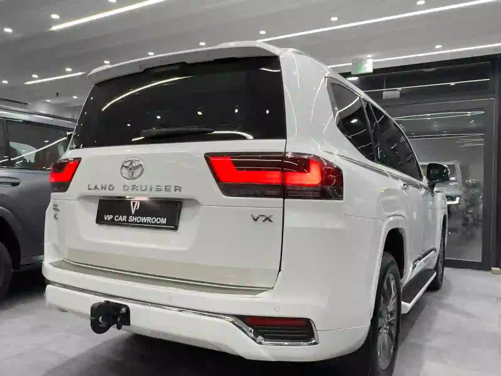 Toyota Land Cruiser VX 2023 - Image 4