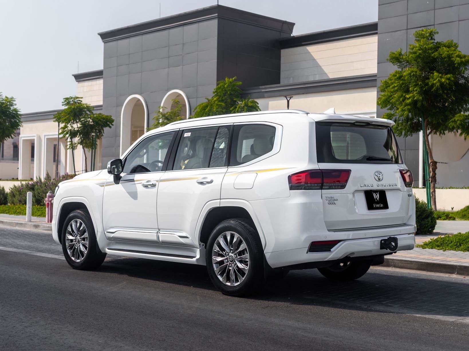 Toyota Land Cruiser VX.R 2024 - Image 2