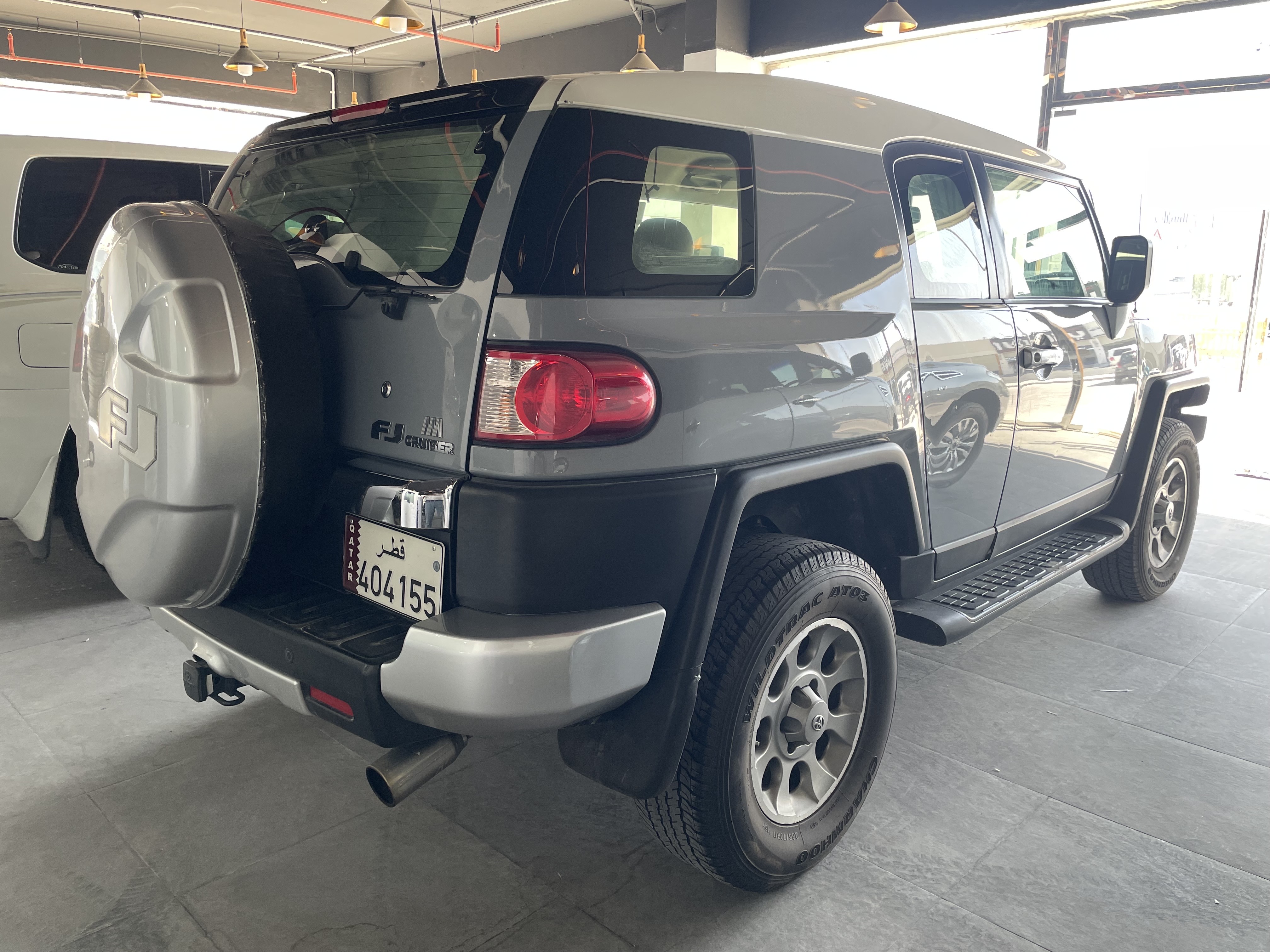 Toyota FJ Cruiser 2013 - Image 2
