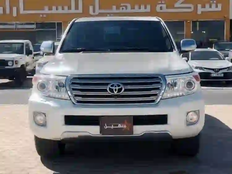 تويوتا لاند كروزر في اكس ار 2015 - Image 1