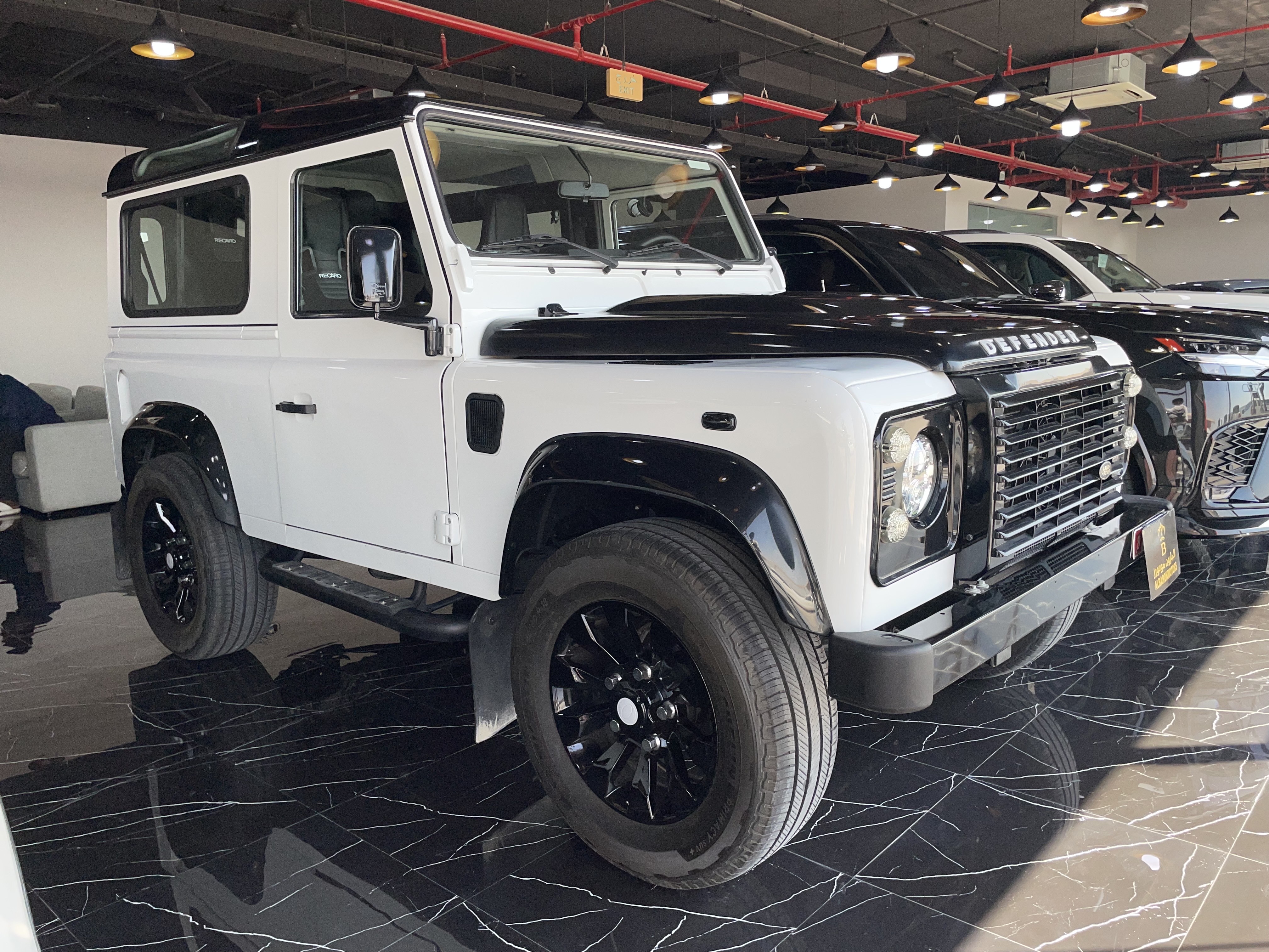 لاند روفر Defender 2014 - Image 1