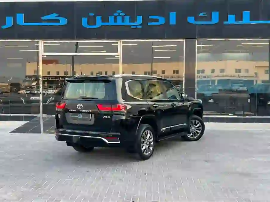 Toyota Land Cruiser VX.R 2023 - Image 4