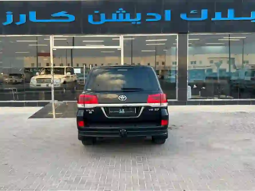 تويوتا لاند كروزر في اكس ار 2018 - Image 3