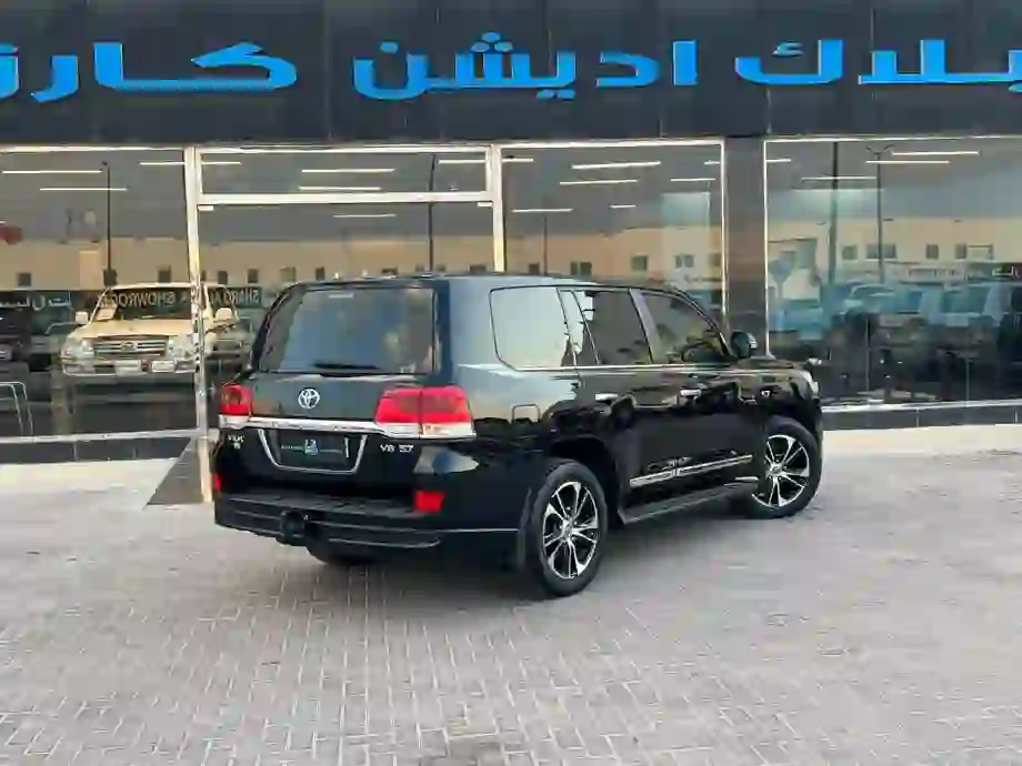 تويوتا لاند كروزر في اكس ار 2018 - Image 4