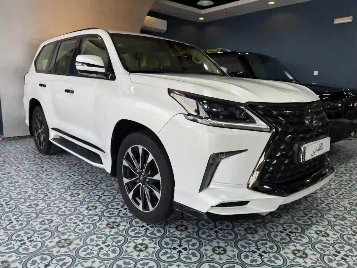 Lexus LX 570 S Black Edition 2016