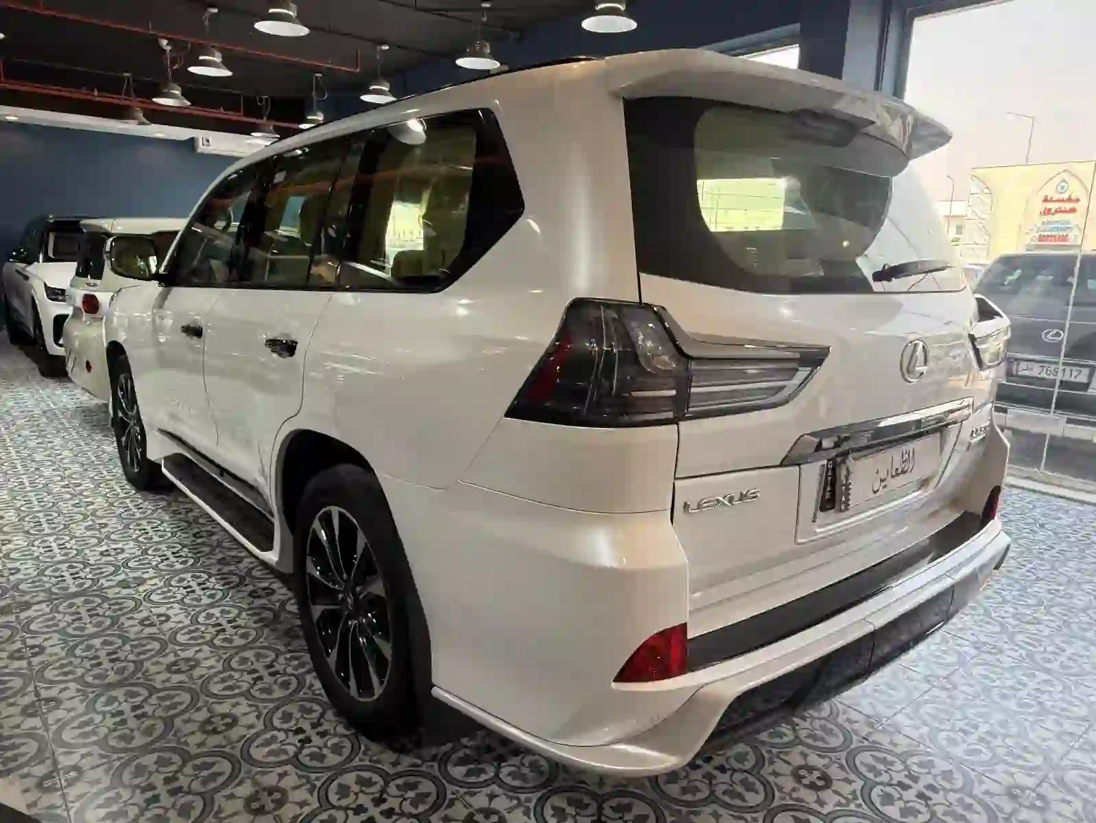 Lexus LX 570 S Black Edition 2016 - Image 3