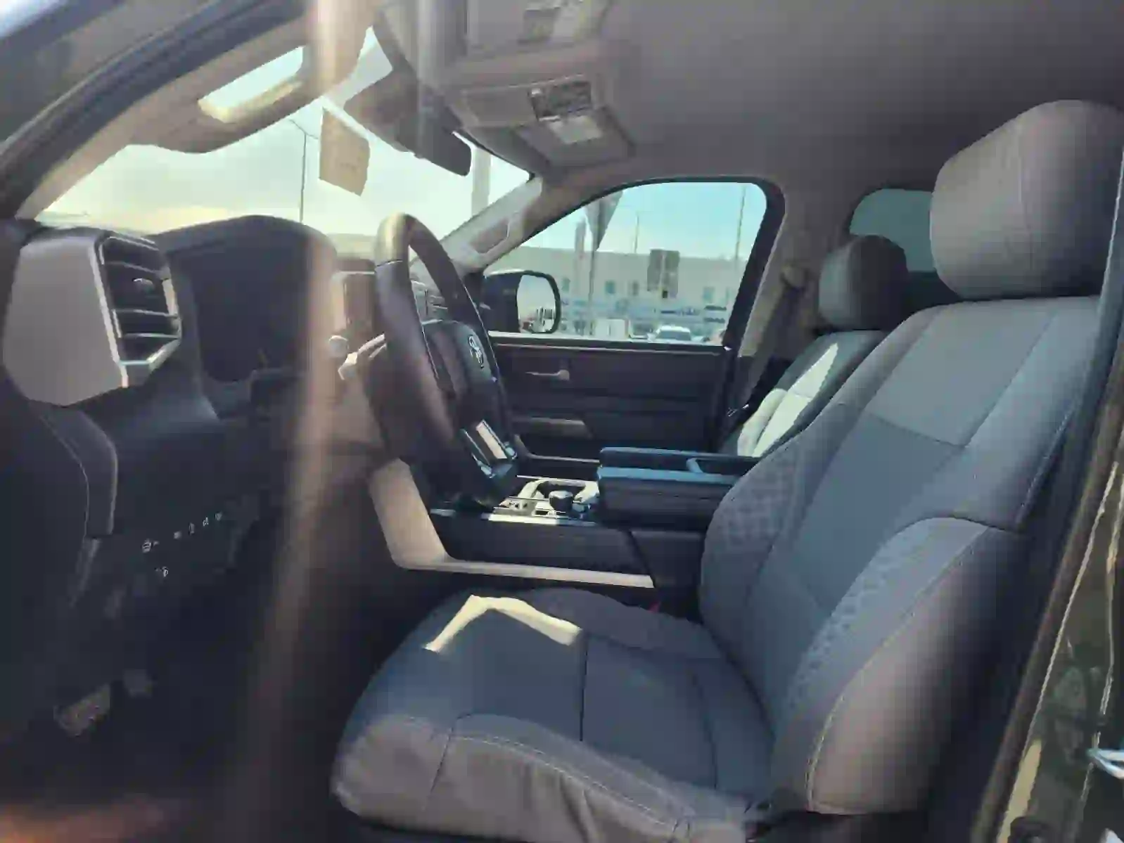 Toyota Tundra SR5 2022 - Image 3