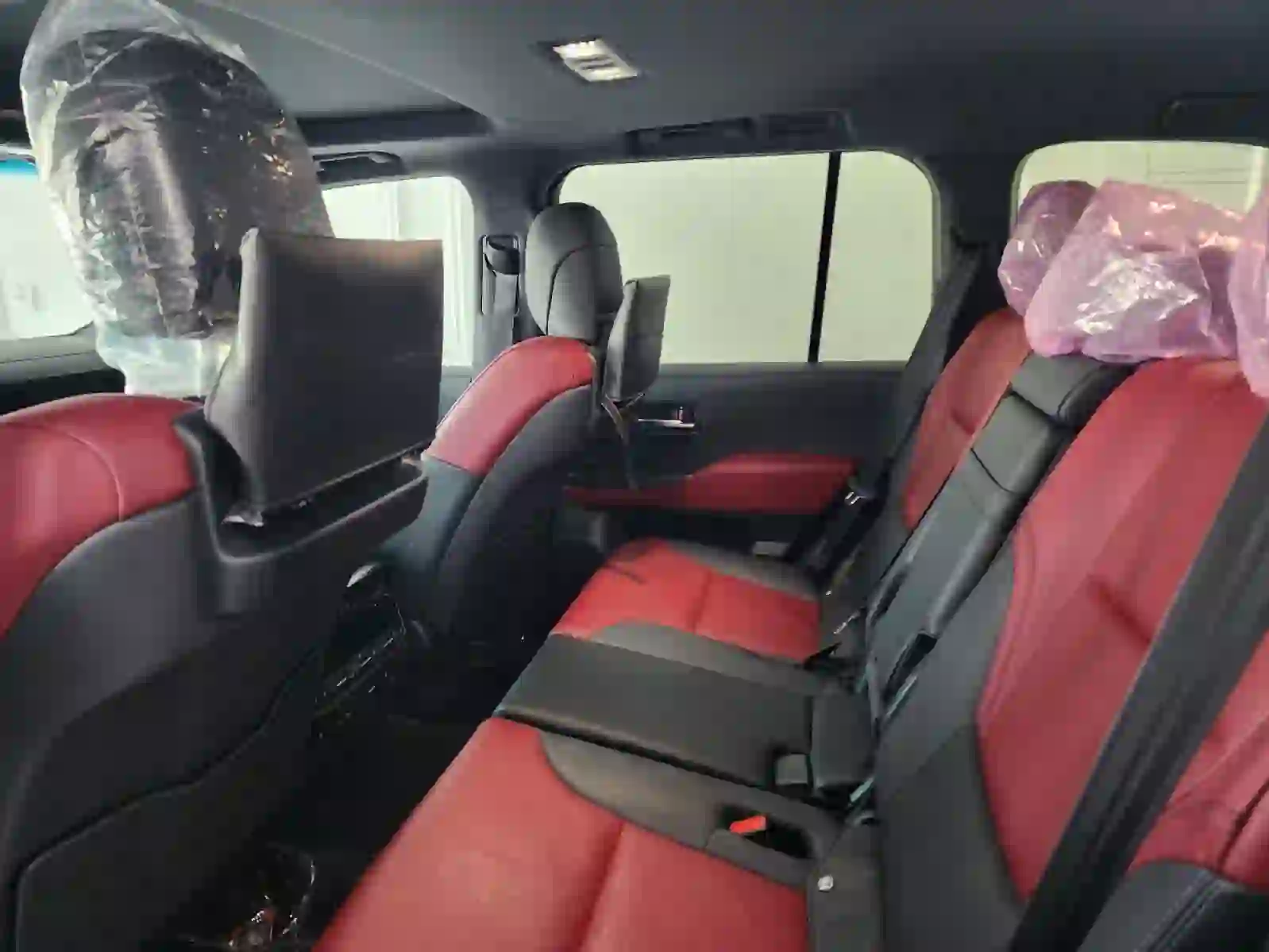 Toyota Land Cruiser VX.R 2024 - Image 2