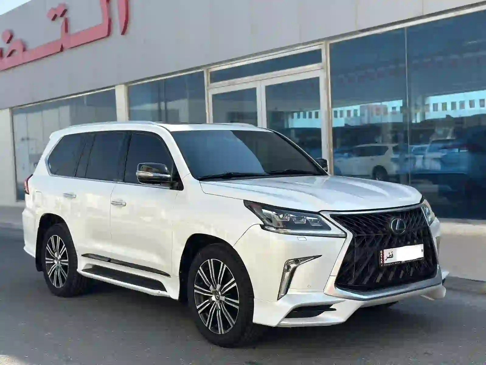 Lexus LX 570 S 2017 - Image 2