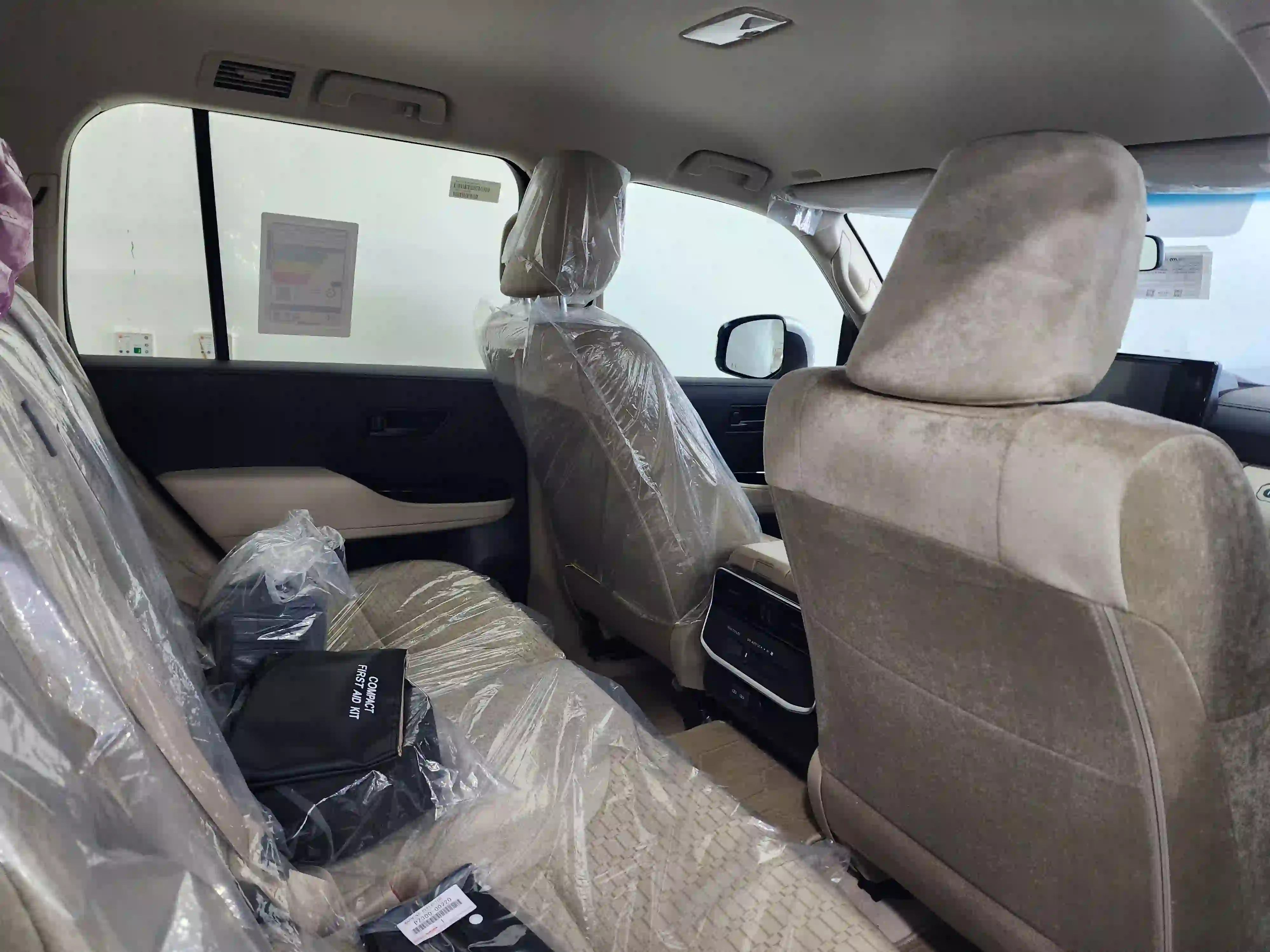Toyota Land Cruiser GX.R 2025 - Image 3