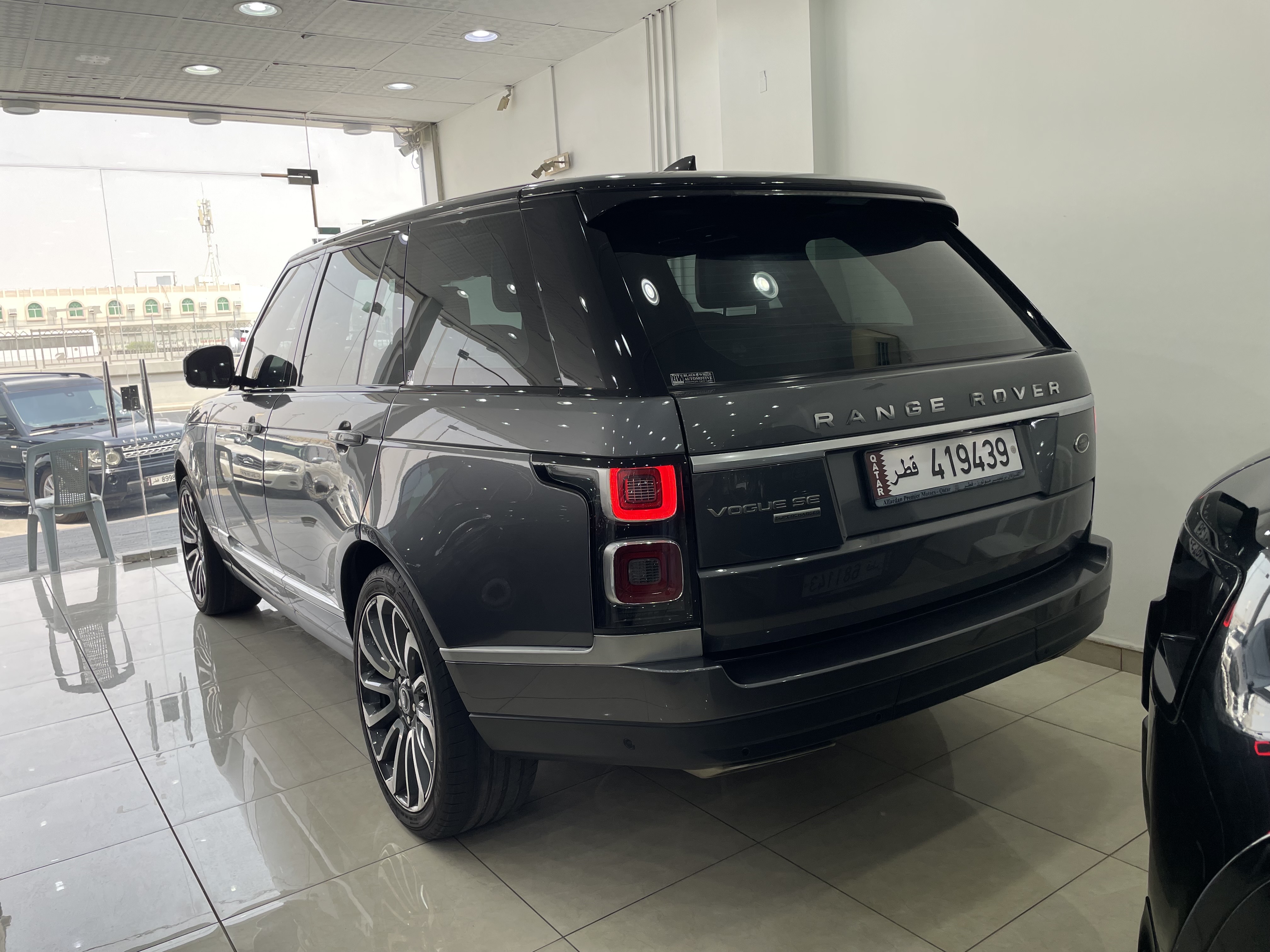 Land Rover Range Vogue SE 2019 - Image 2