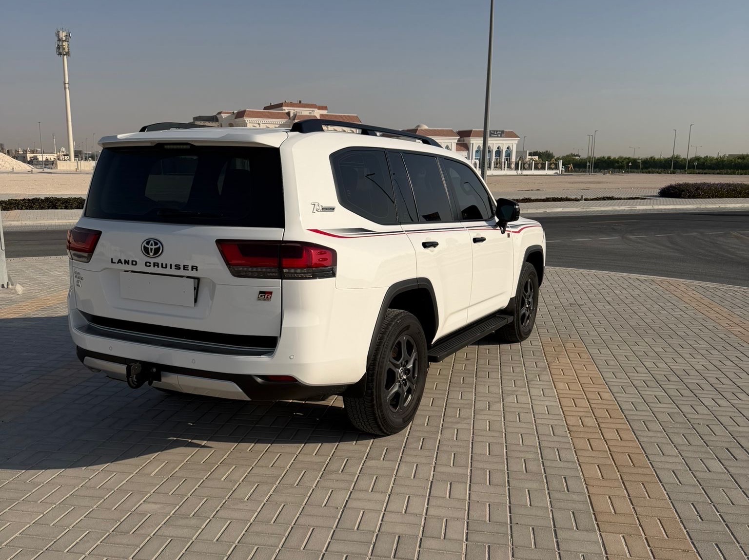 Toyota Land Cruiser G/R 2022 - Image 4