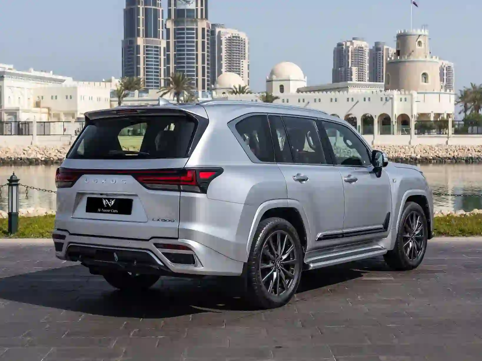 لكزس ال اكس 600اف سبورت  2022 - Image 4