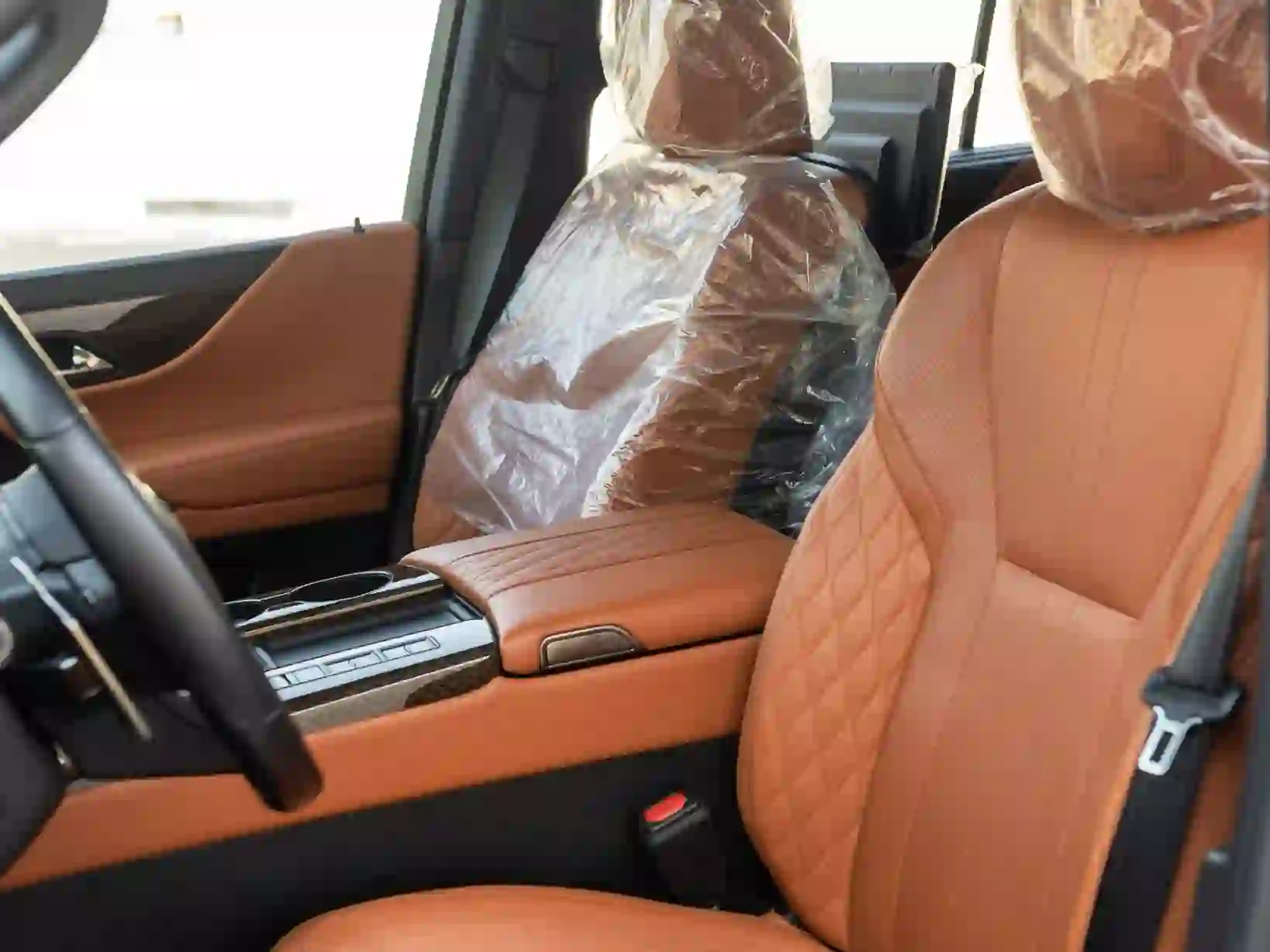 Lexus LX 600 VIP 2022 - Image 3