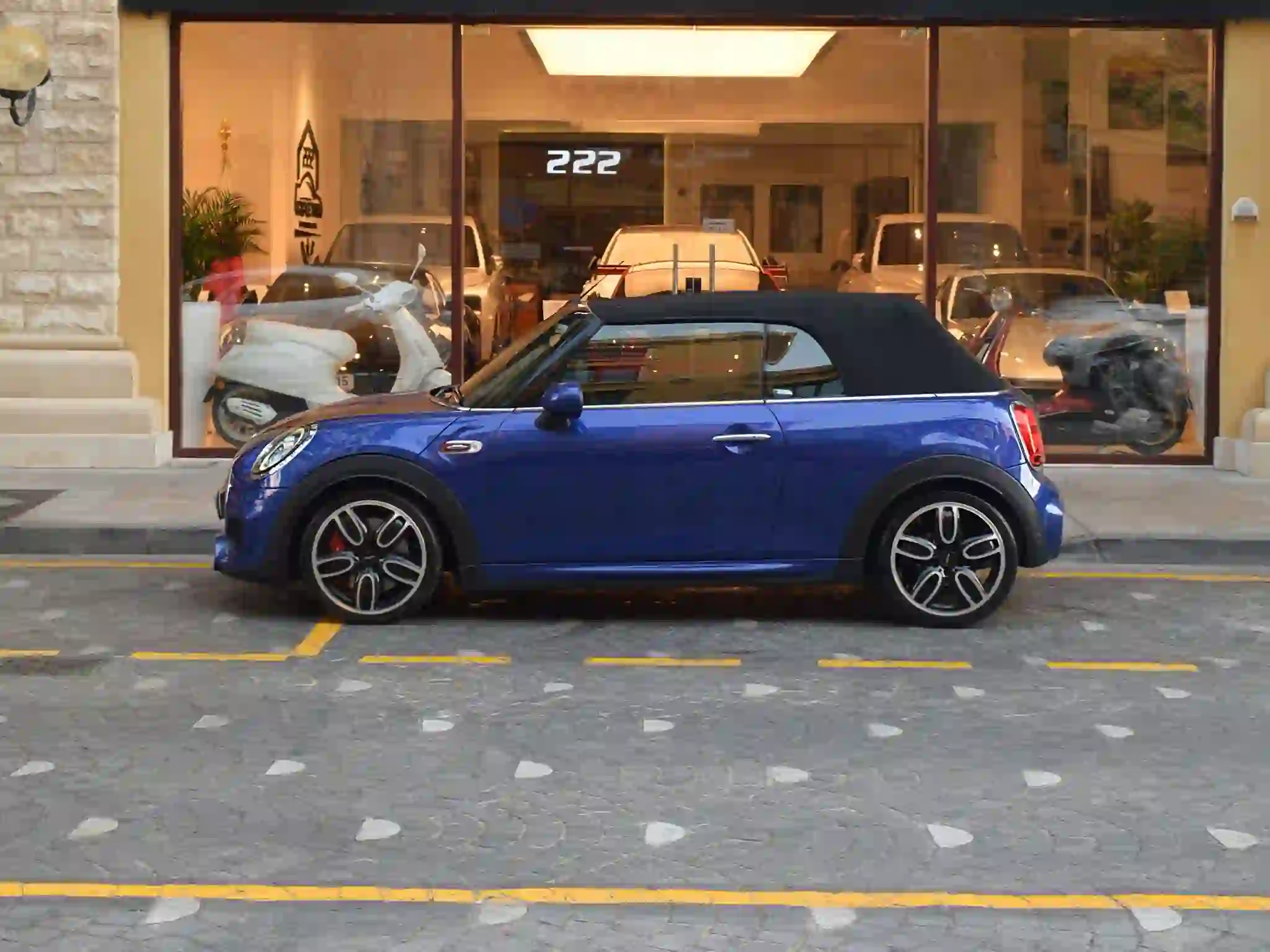 Mini Cooper JCW  2019 - Image 3