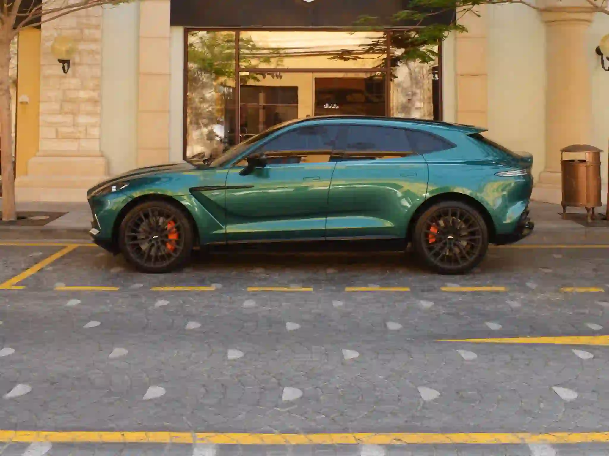Aston Martin DBX 2022 - Image 3