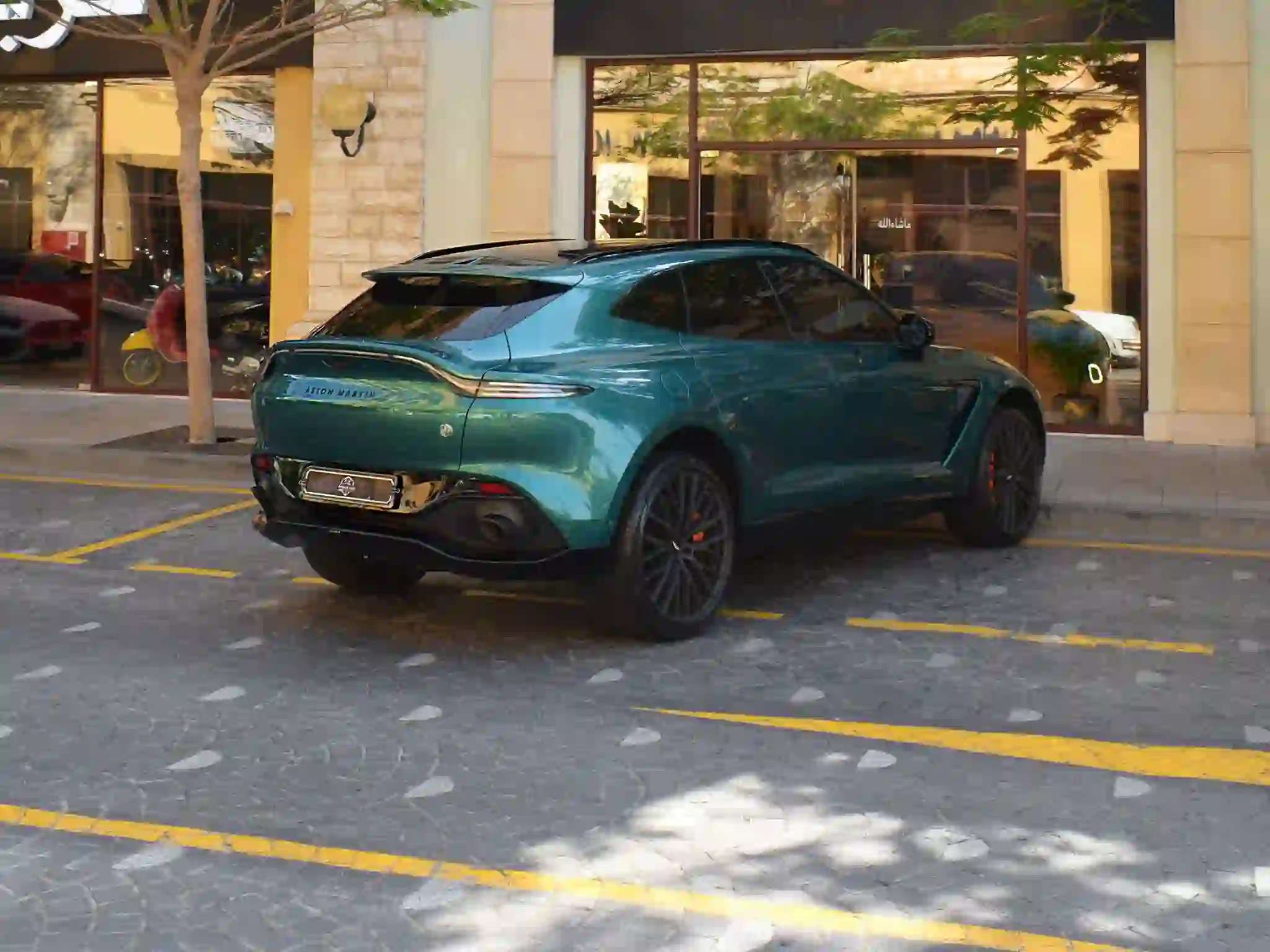 Aston Martin DBX 2022 - Image 4
