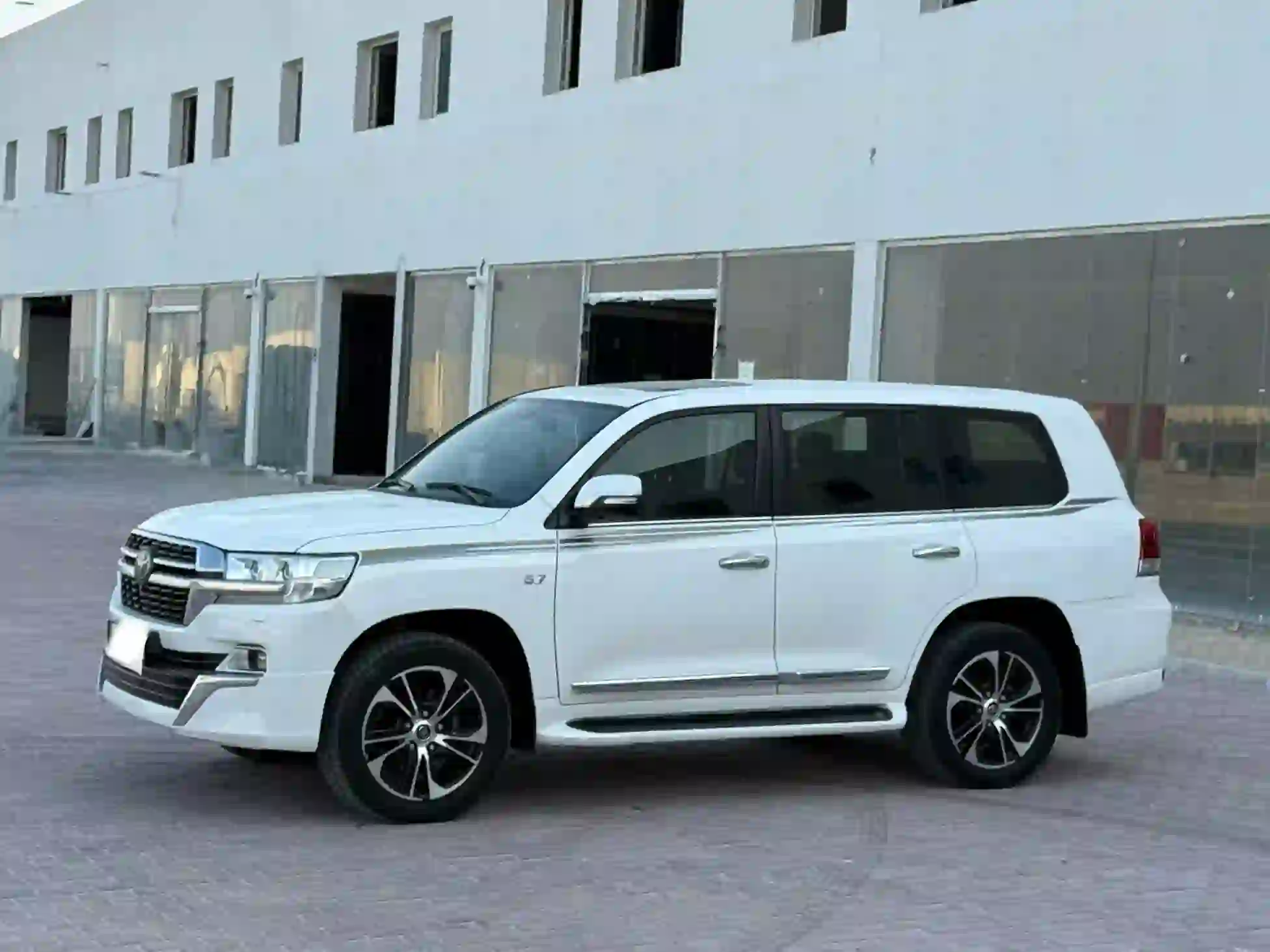 Toyota Land Cruiser VX.R 2019 - Image 4