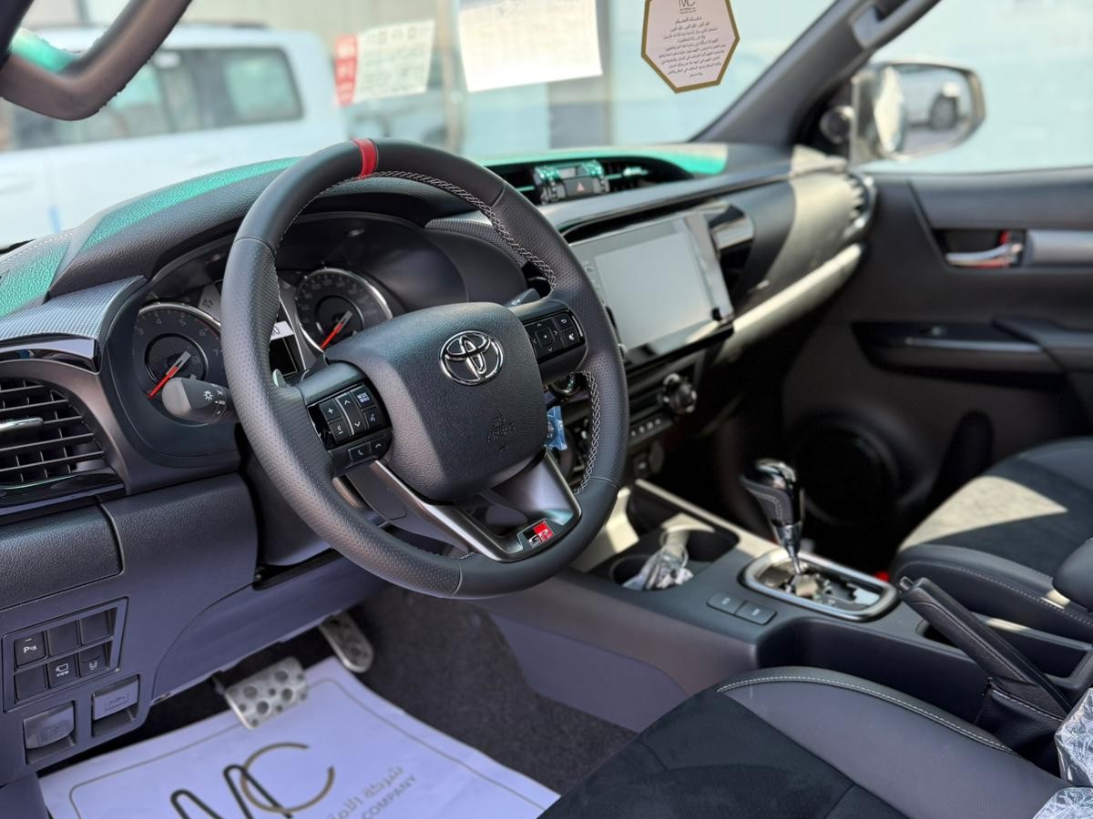 Toyota Hilux GR 2025 - Image 4