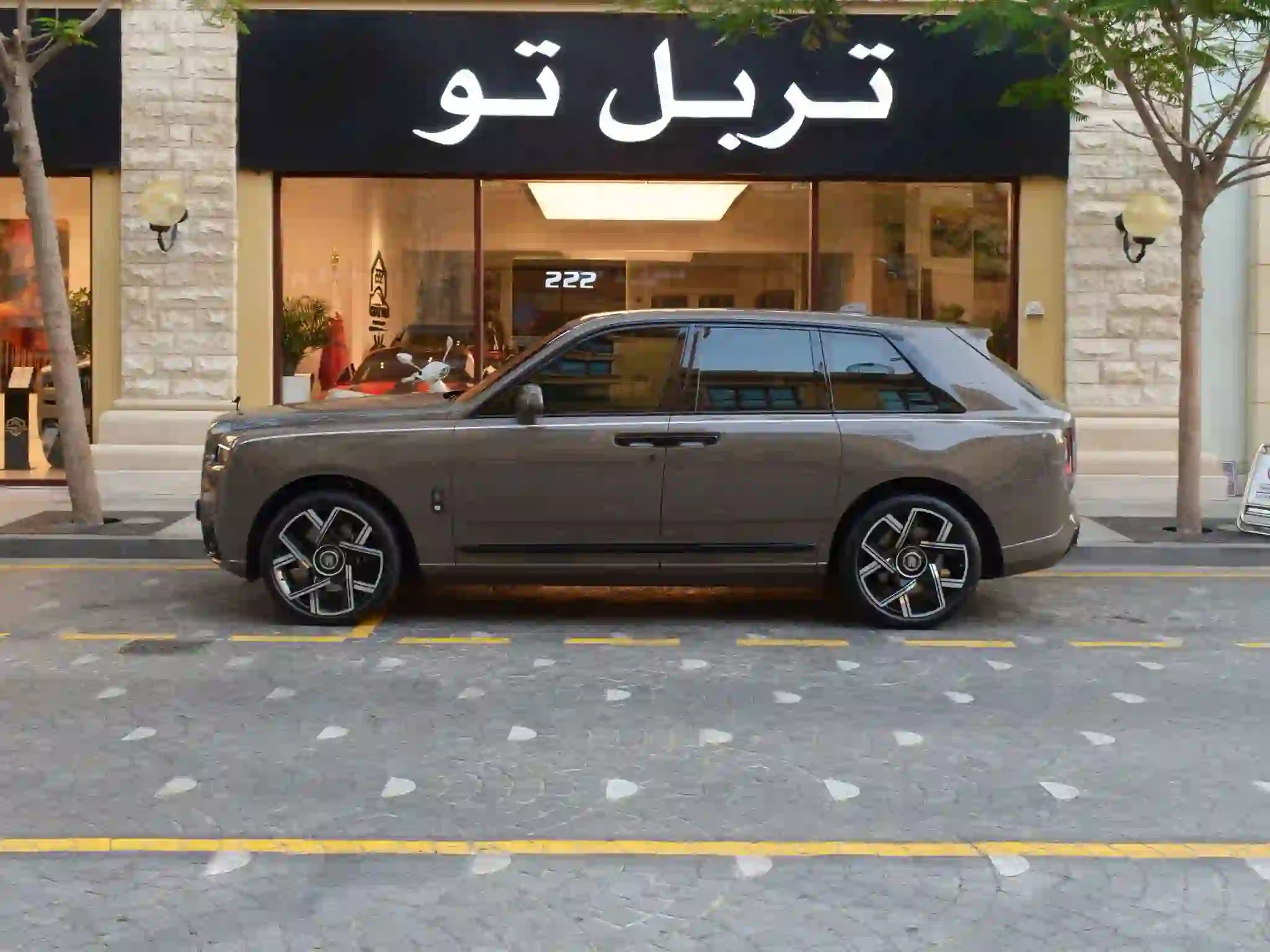 Rolls-Royce Cullinan Black Badge 2025 - Image 3