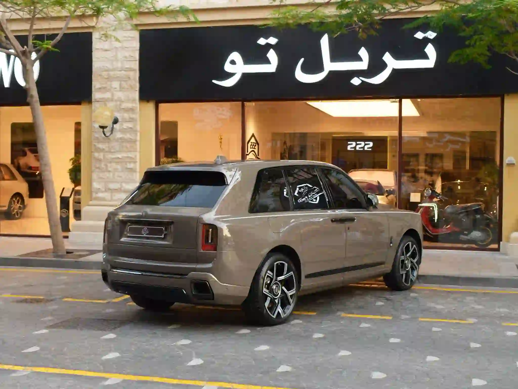 Rolls-Royce Cullinan Black Badge 2025 - Image 4