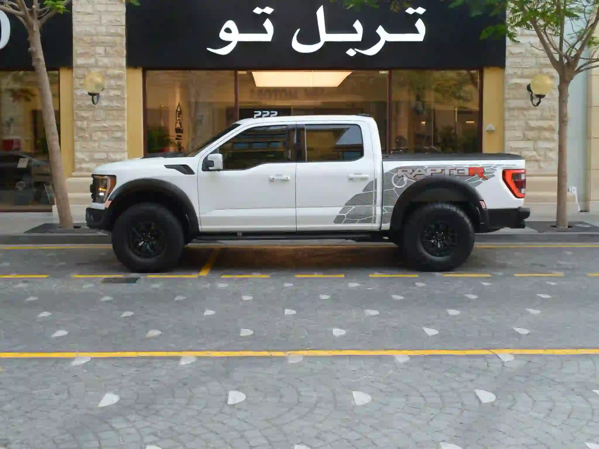Ford Raptor f 150 2023 - Image 3
