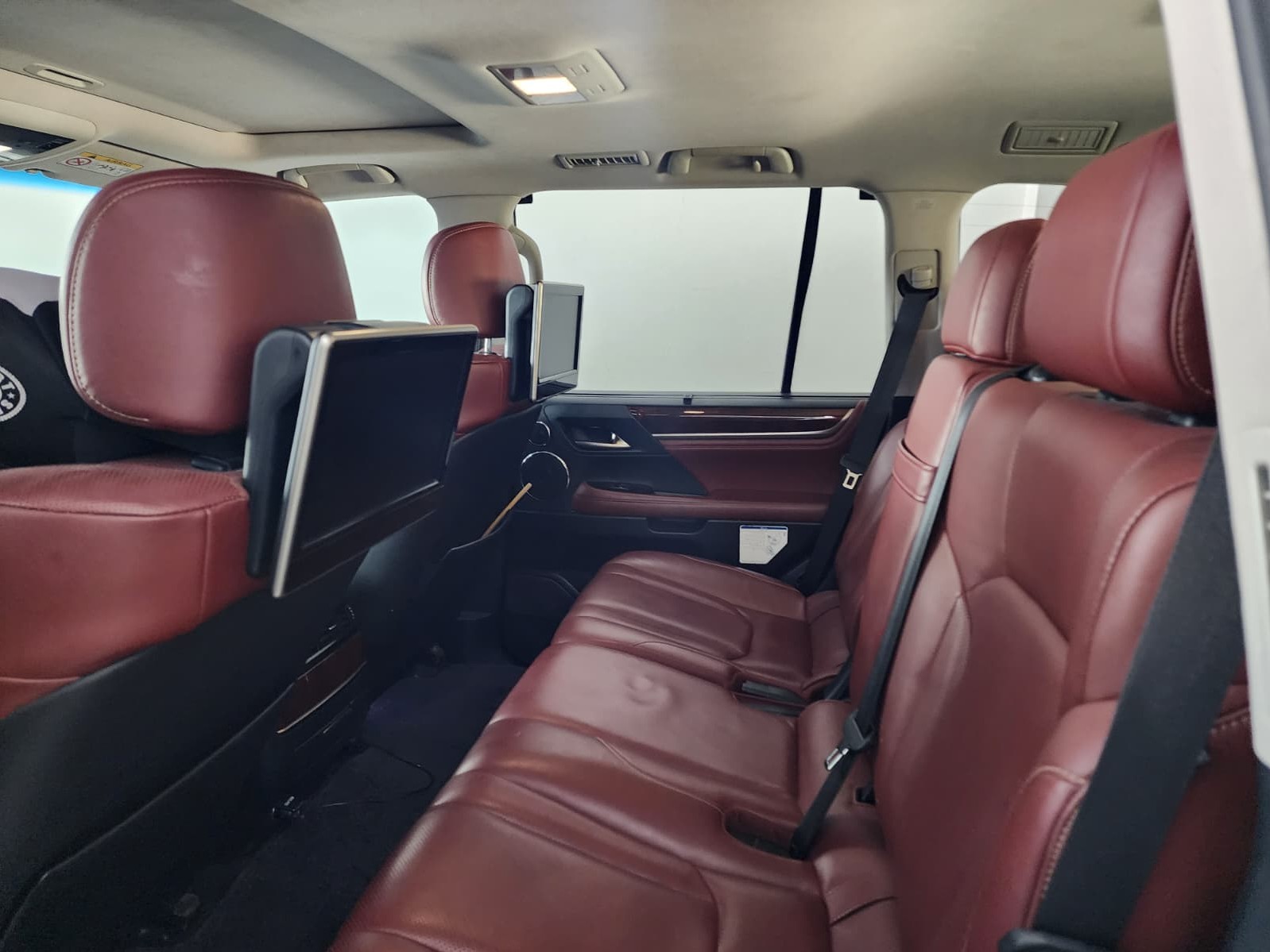Lexus LX 570 S 2017 - Image 3