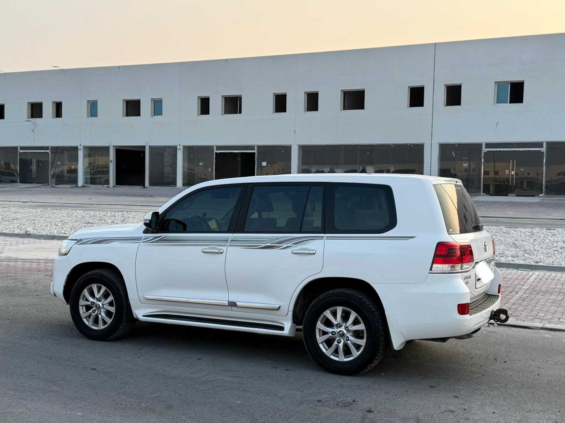 Toyota Land Cruiser GX.R 2017 - Image 3