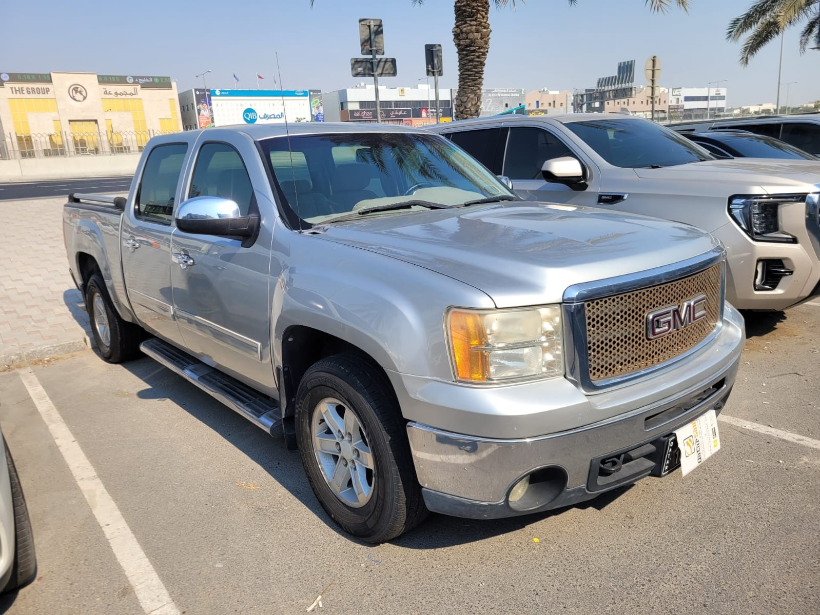 GMC Sierra 2013 - Image 2