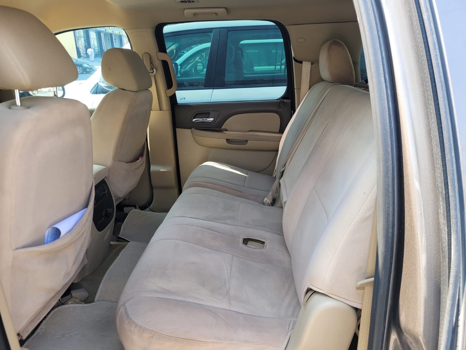 Chevrolet Suburban 2013 - Image 4