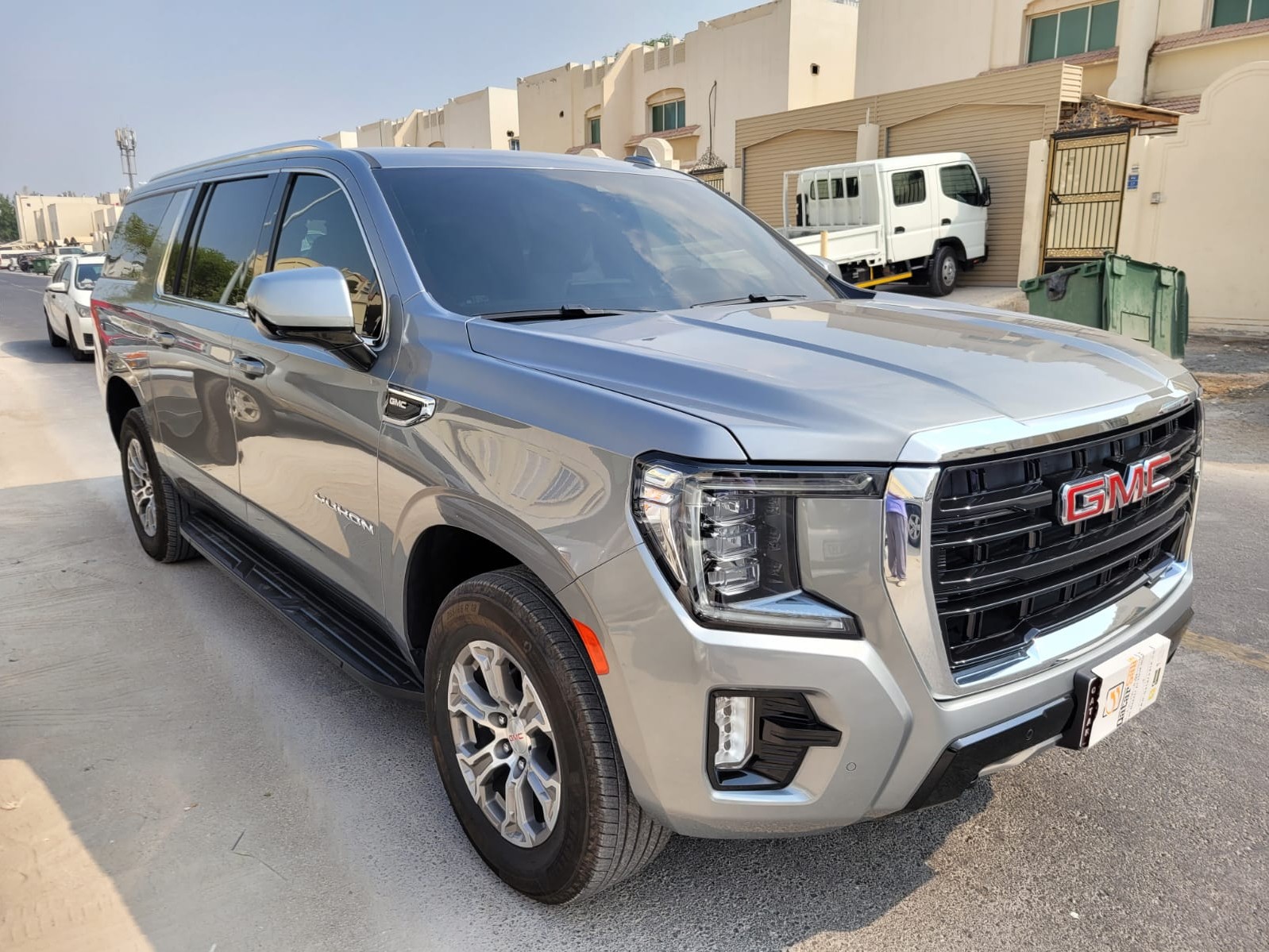 GMC Yukon SLE 2023 - Image 2