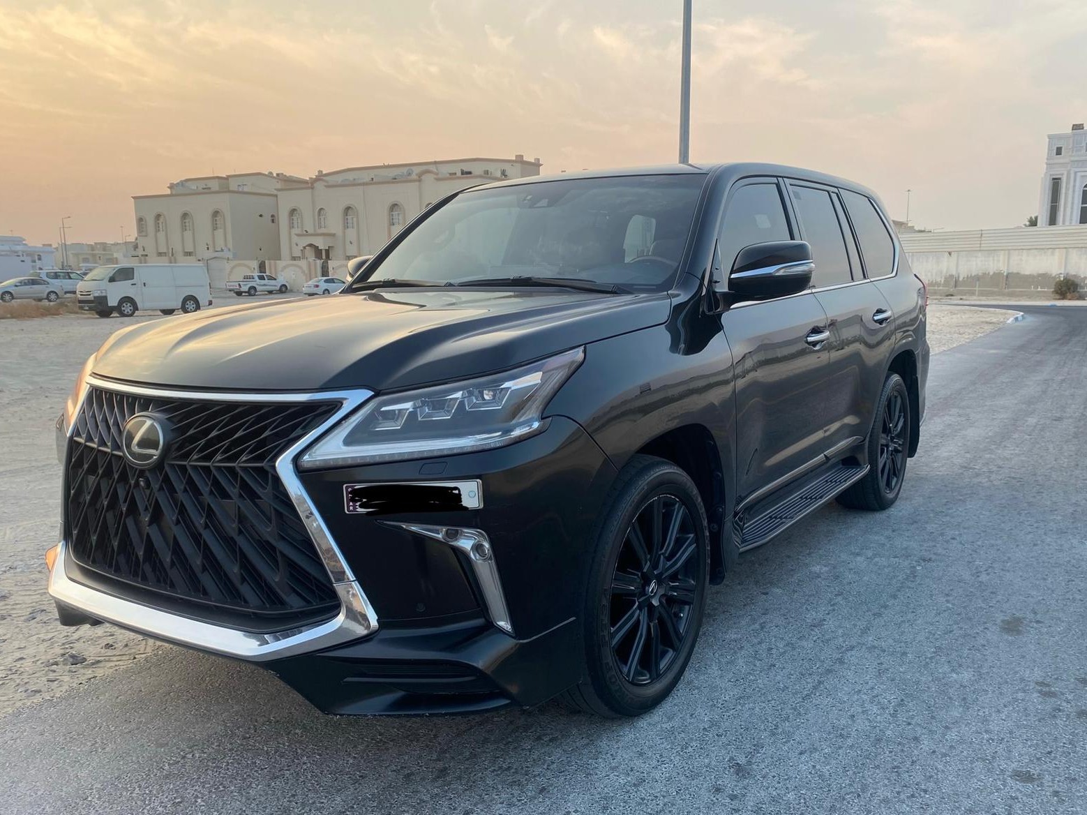 Lexus LX 570 2017 - Image 2