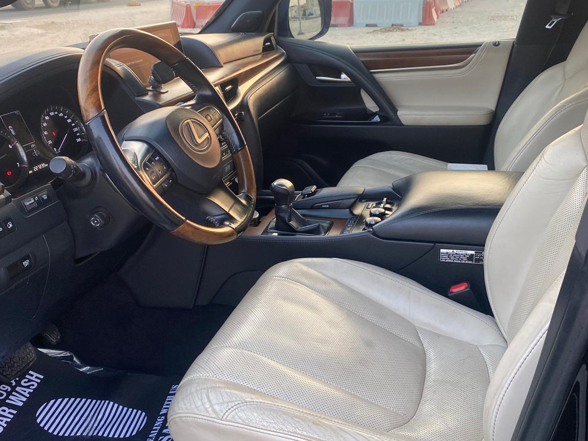 Lexus LX 570 2017 - Image 4