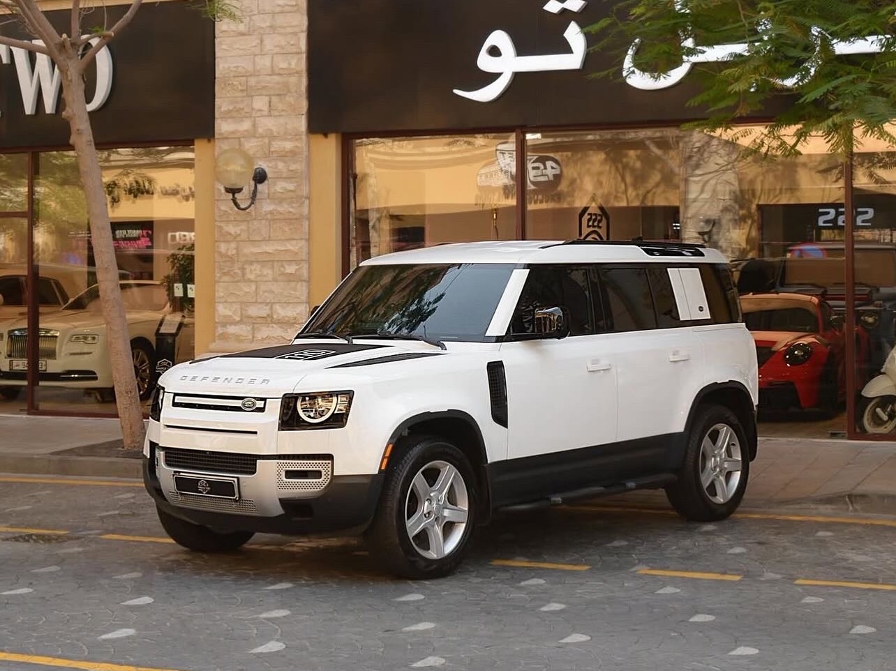 Land Rover Defender 110 2023