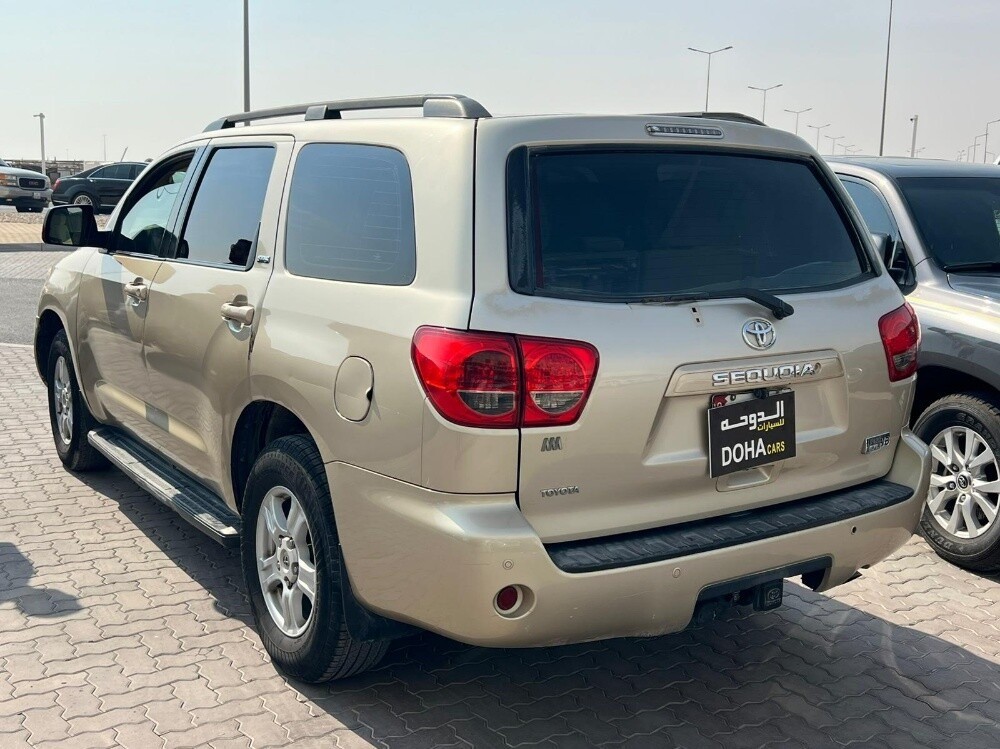 Toyota Sequoia 2013 - Image 2