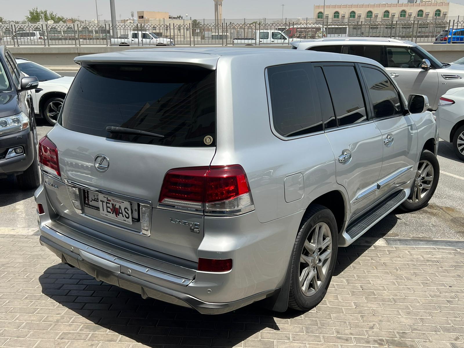 Lexus LX 570 - Image 2