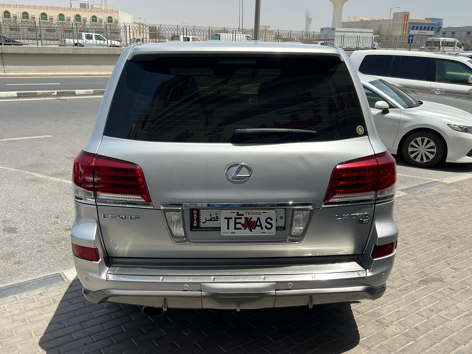 Lexus LX 570 - Image 3