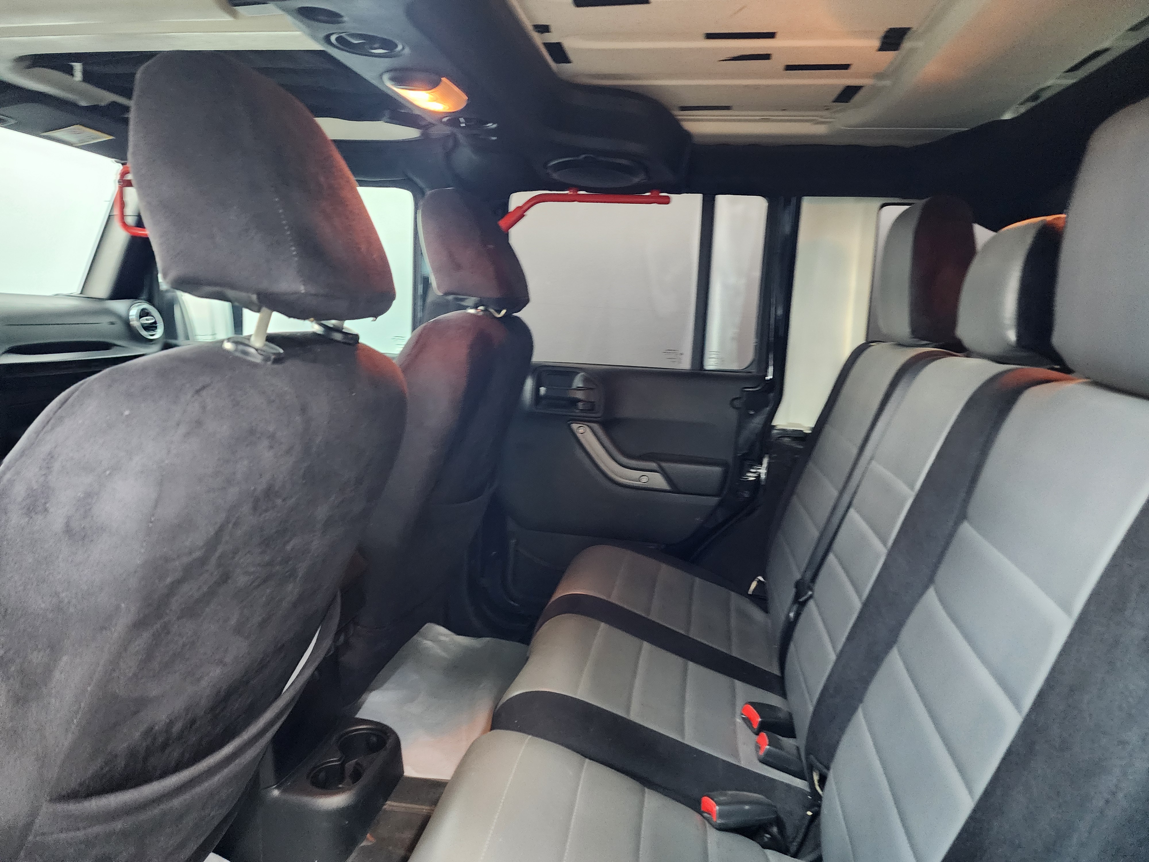 Jeep Wrangler - Image 4