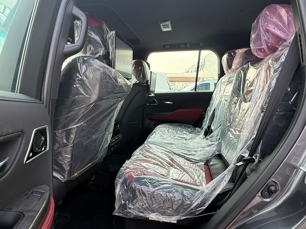 Toyota Land Cruiser G/R 2024 - Image 2