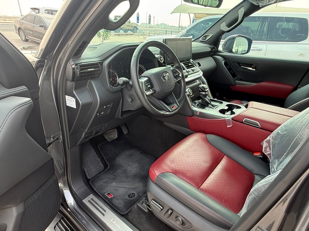 Toyota Land Cruiser G/R 2024 - Image 3