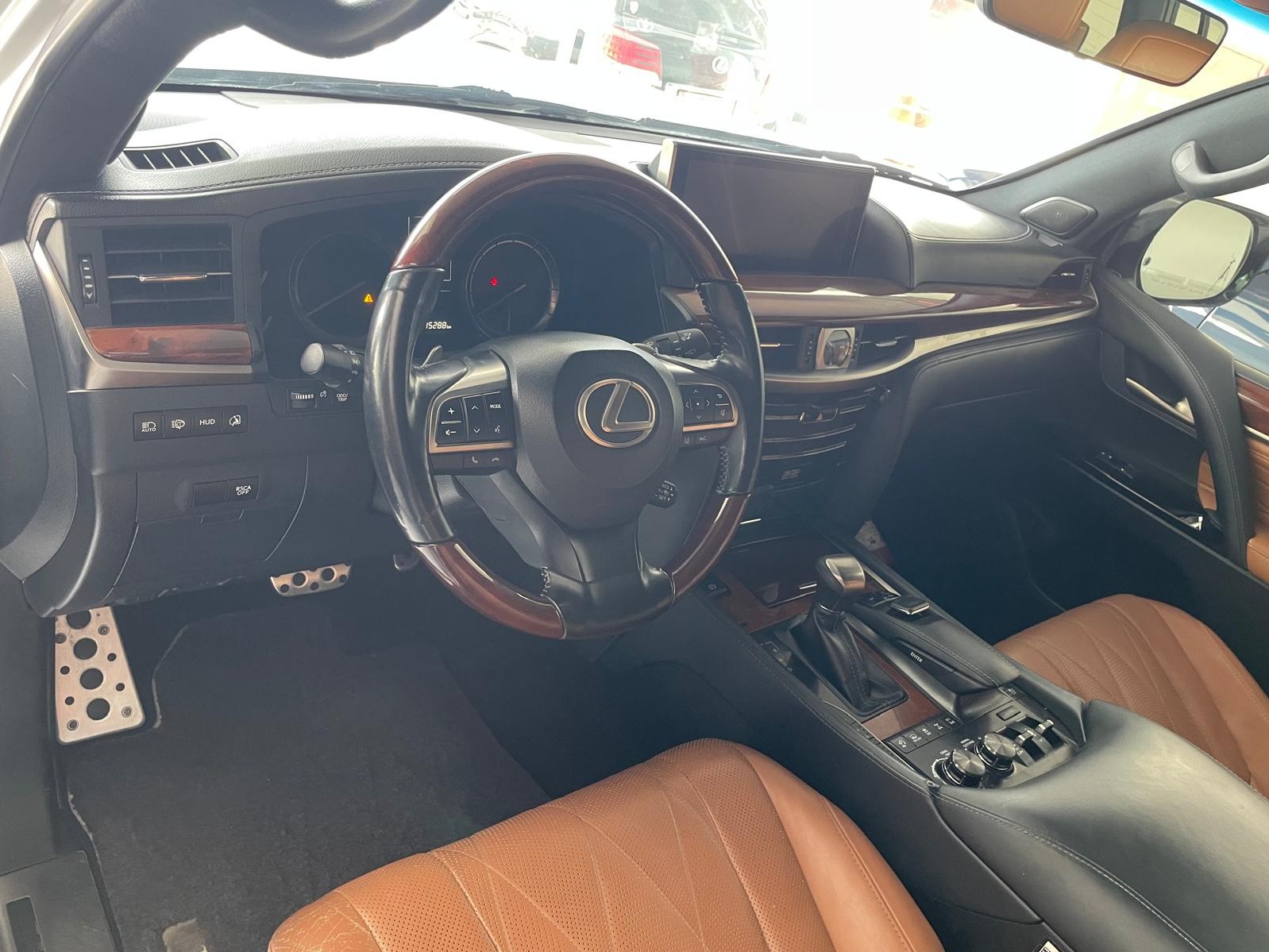 Lexus LX 570 2021 - Image 4