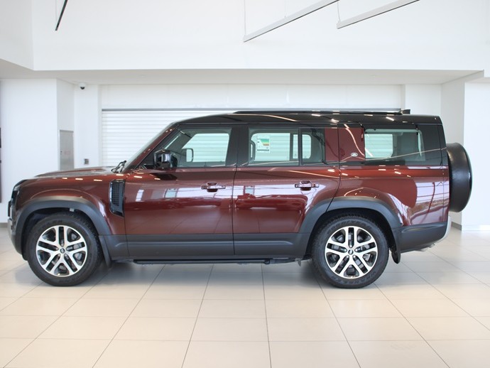 Land Rover Defender 130 2023 - Image 3