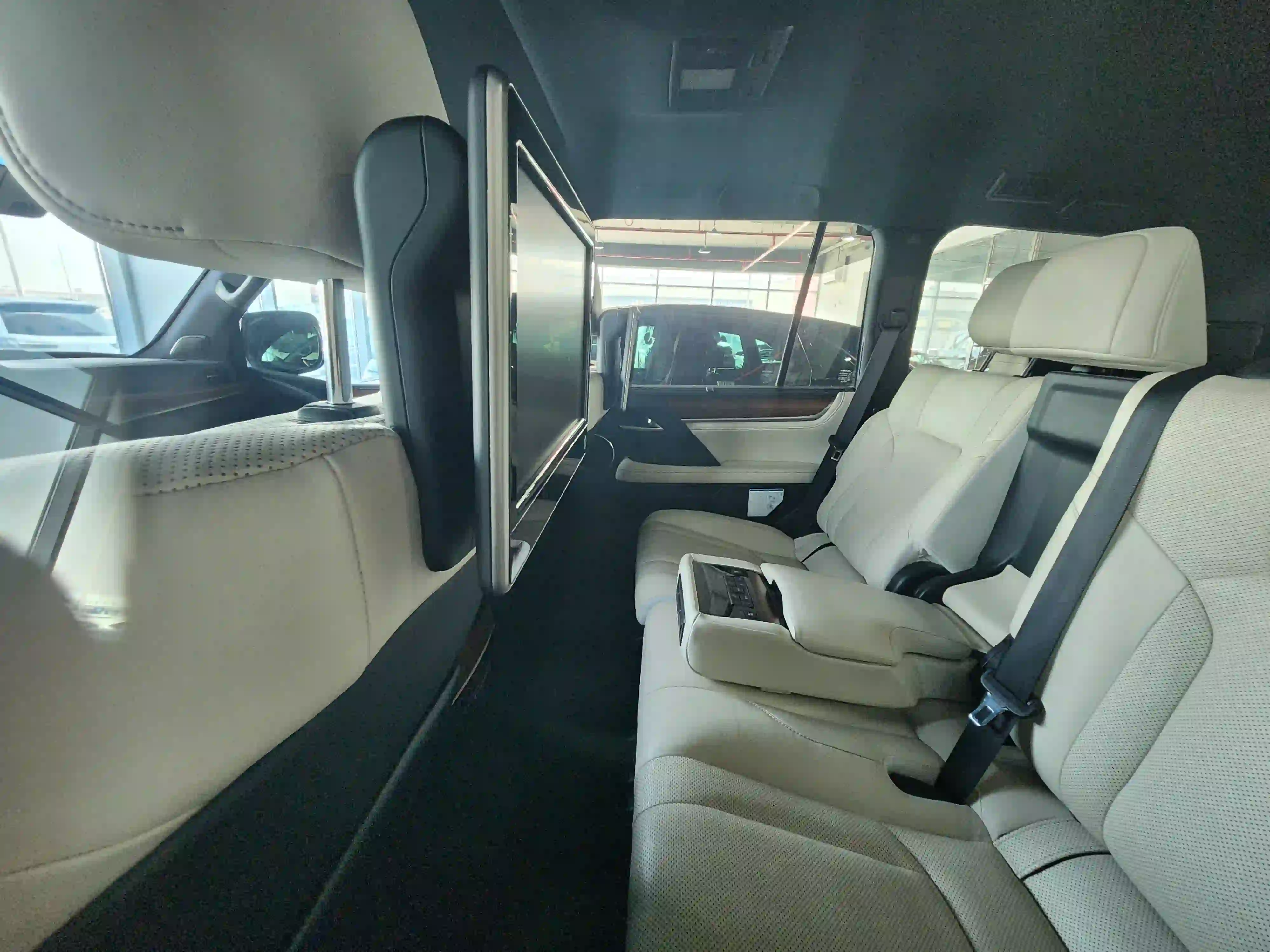 Lexus LX 570 2017 - Image 3