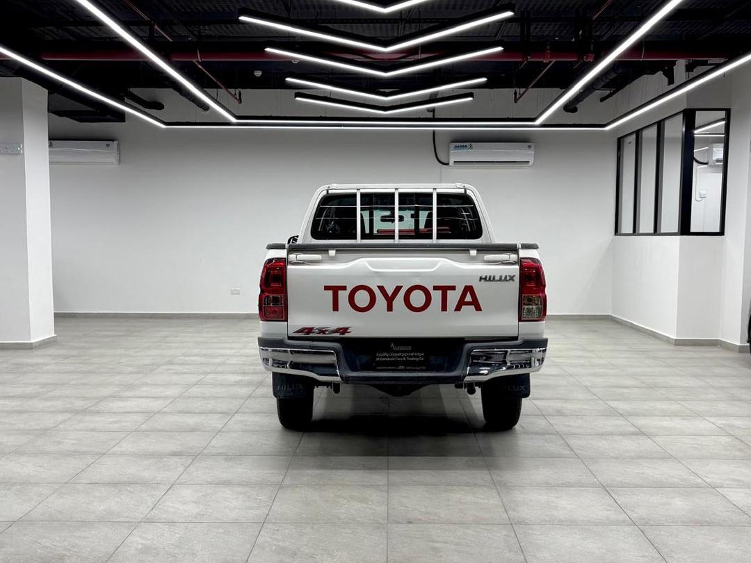 Toyota Hilux V6 2022 - Image 4